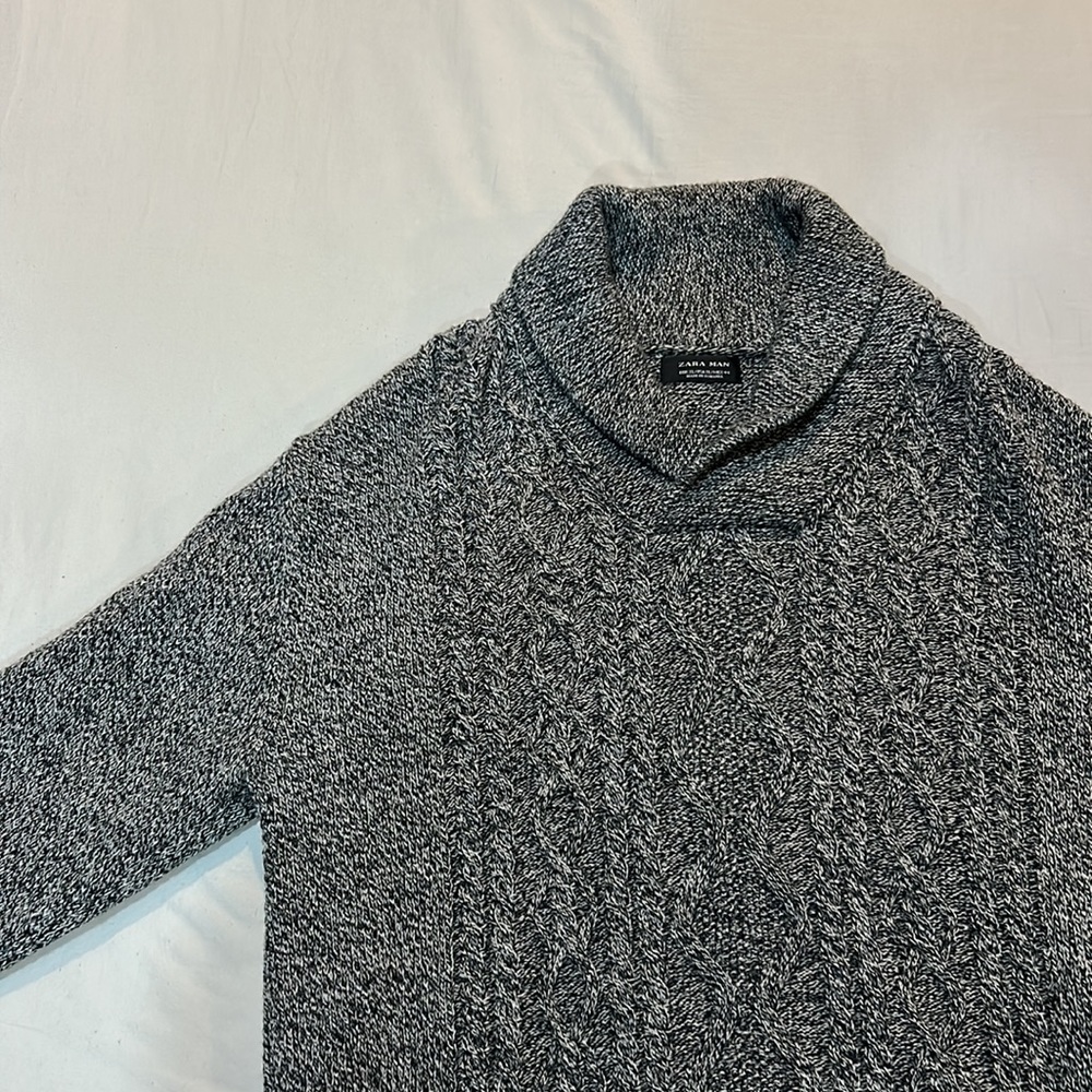 4 sweaters in bundle